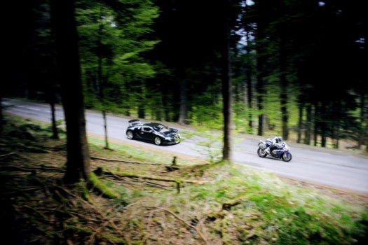 2010 Bugatti Veyron 16,4 против 2010 BMW S 1000 RR Motorrad